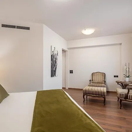 Hotel Civitel Akali 4*